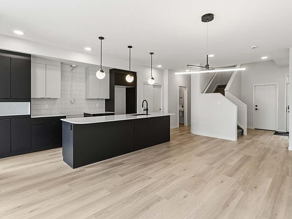 5th image of 22522 83a Ave NW