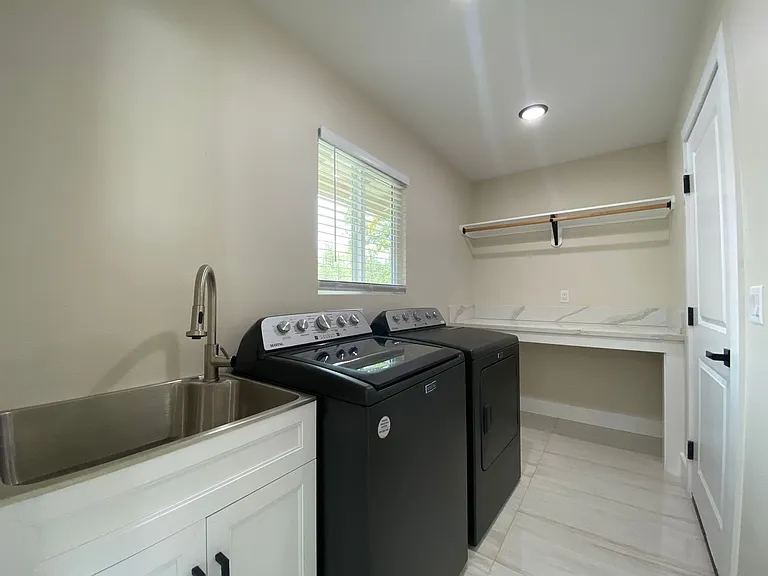 16-2115 Emerald Dr — Photo 20