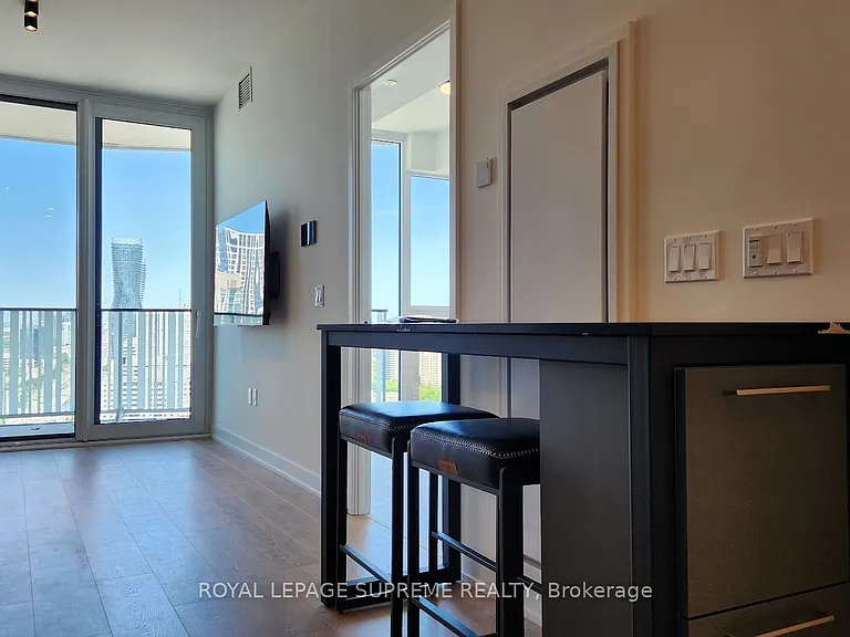 1 Fairview Rd E #2705 — Photo 5