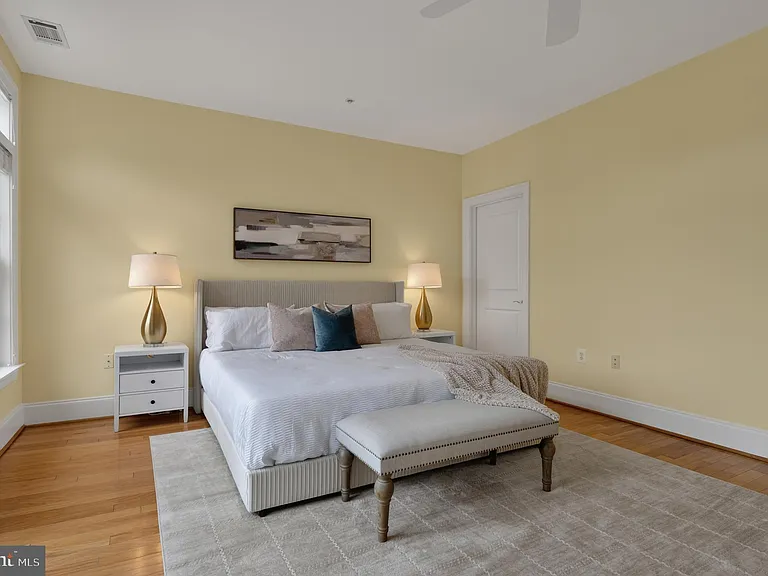 635 1st St #405 — Photo 36
