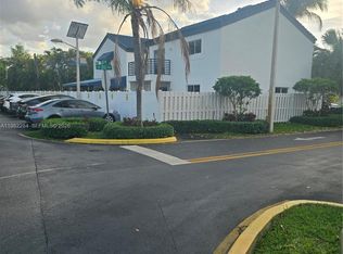 252 NE 212th Ter, Miami, FL 33179