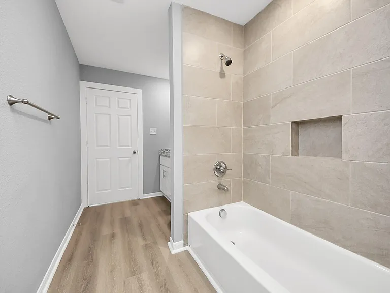 6832 Foster St — Photo 21