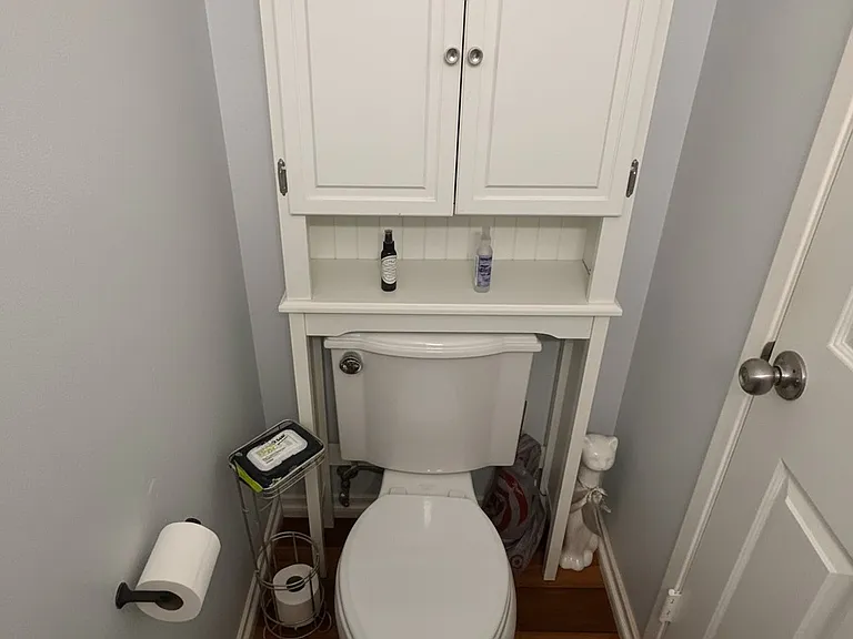 Lower level half bath (shared)
