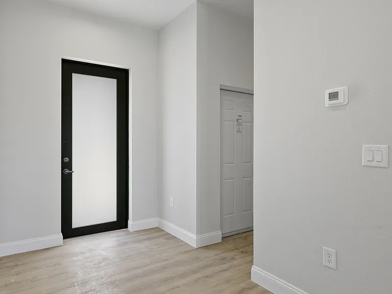 862 Charles Sise St E — Photo 7