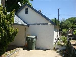2nd image of 411 Sutter Ave
