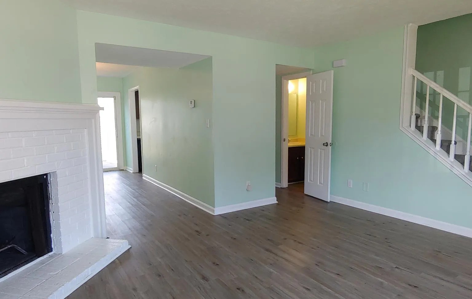 2 bed, 2.5 bath, 1200 sqft, $1,995 — Photo 2