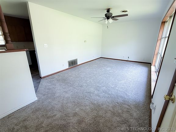 3rd image of 811 NE 5th St