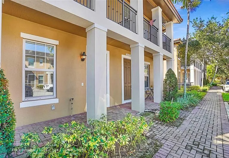 14720 SW 11th St — Photo 45