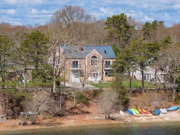 251 Lakeside Dr, Barnstable, MA 02630