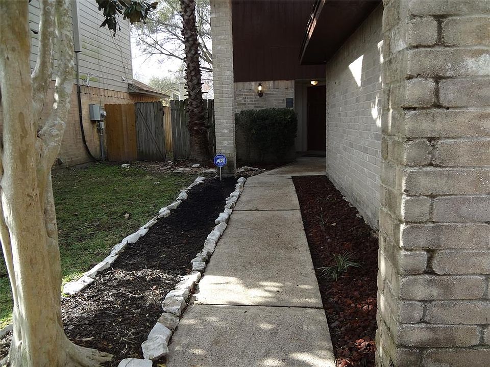 1st image of 16619 Capewood Dr