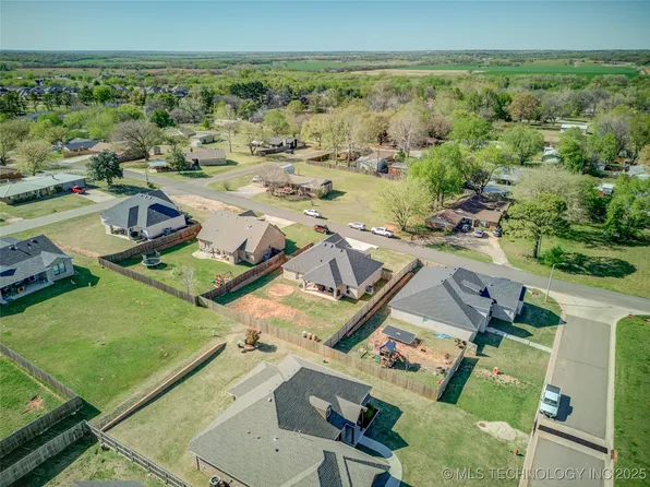 308 W Kerby Ave, Washington, OK 73093