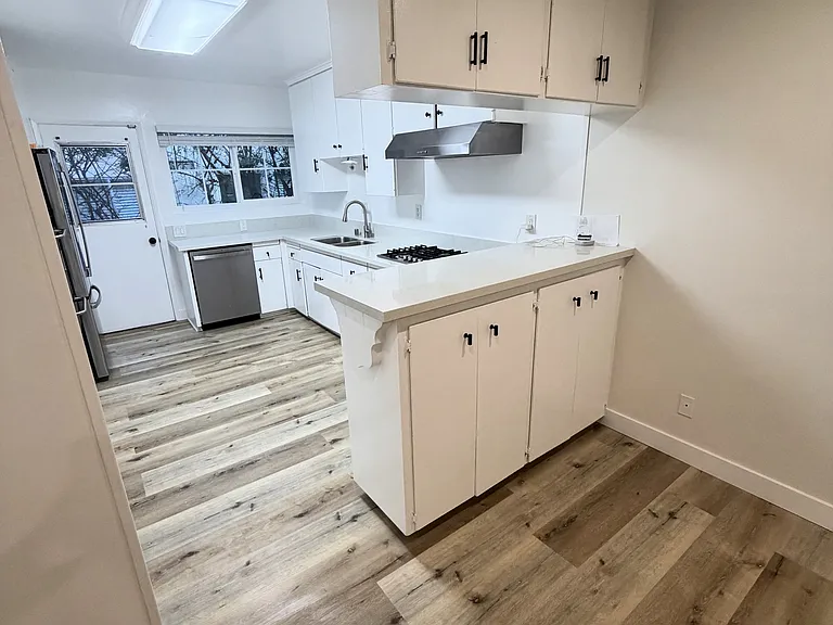1452 Berkeley St #1 — Photo 7