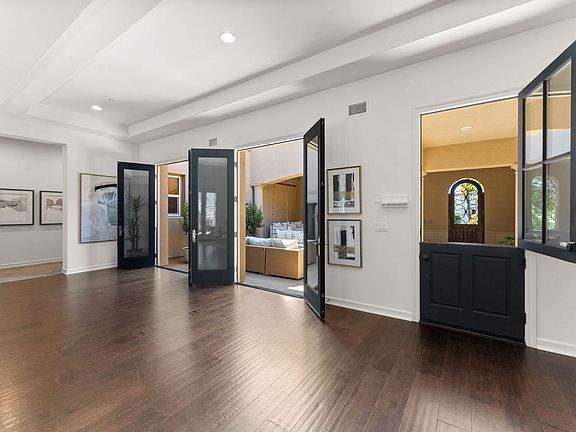 3rd image of 939 Bluejack Rd