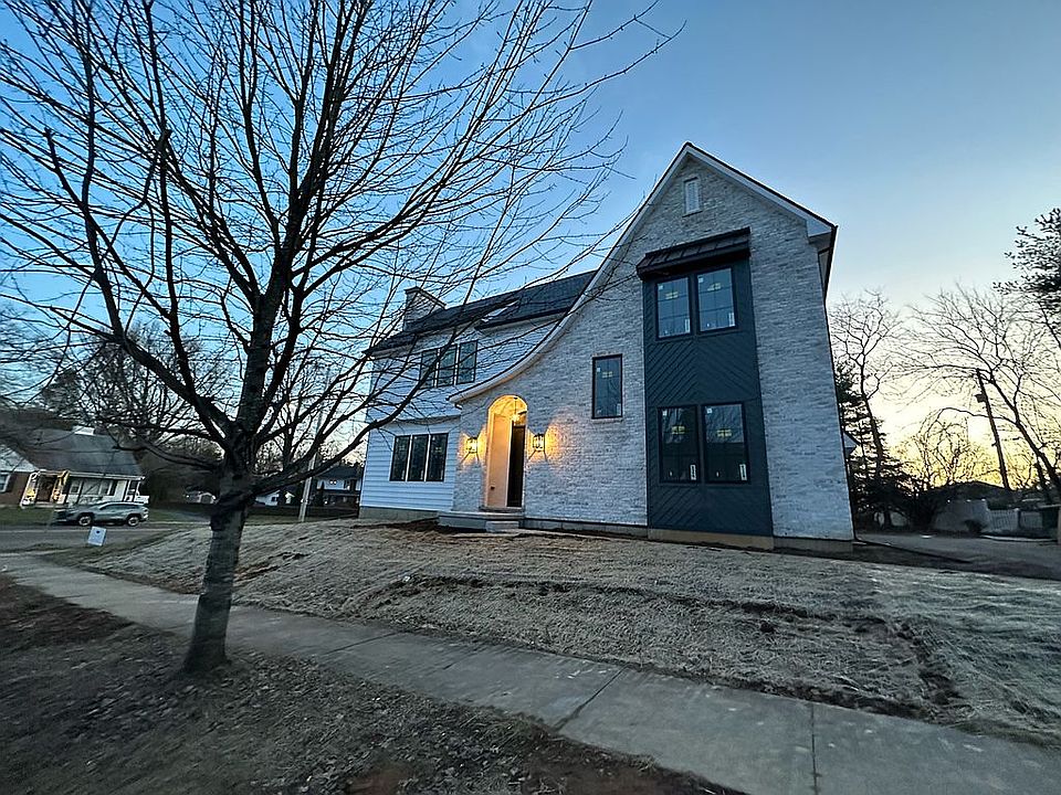 2nd image of 674 Edgeboro Blvd