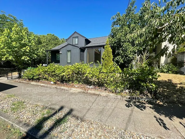 4514 NE 18th Ave — Photo 1