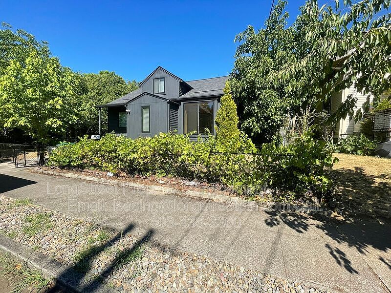 1st image of 4514 NE 18th Ave