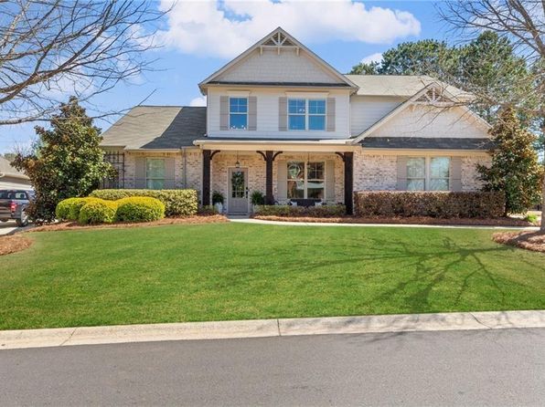 9085 Maple Run Trl, Gainesville, GA 30506
