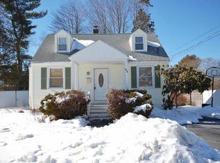 19 Meadow Way, Cape Elizabeth, ME 04107
