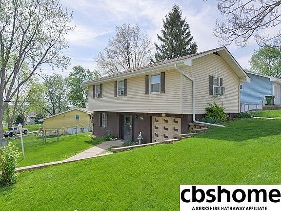 2nd image of 3951 Stephanie Ln