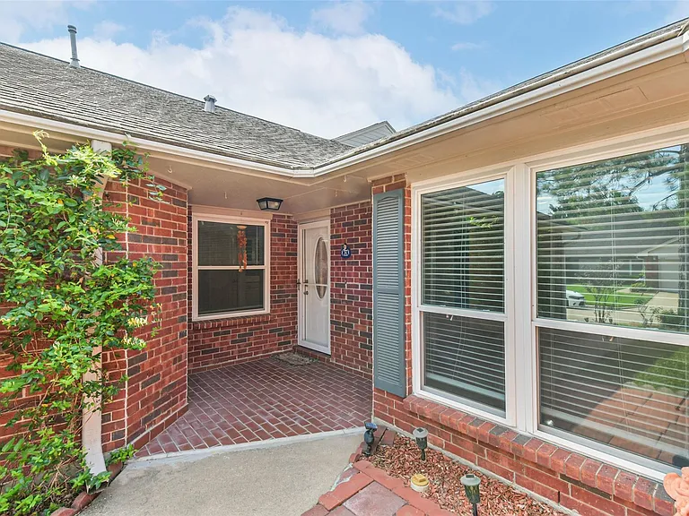 3327 S Country Meadows Ln — Photo 3