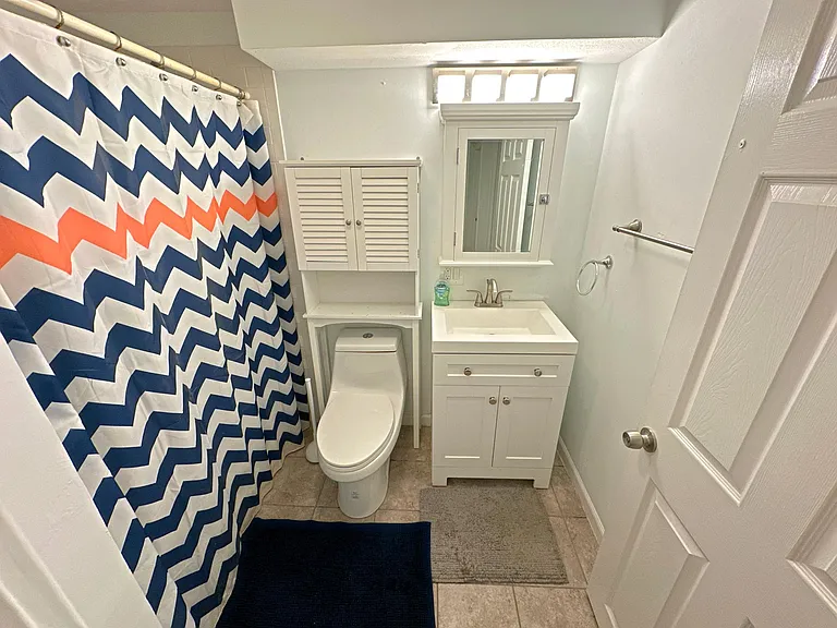130 W 8th St #1 — Photo 38