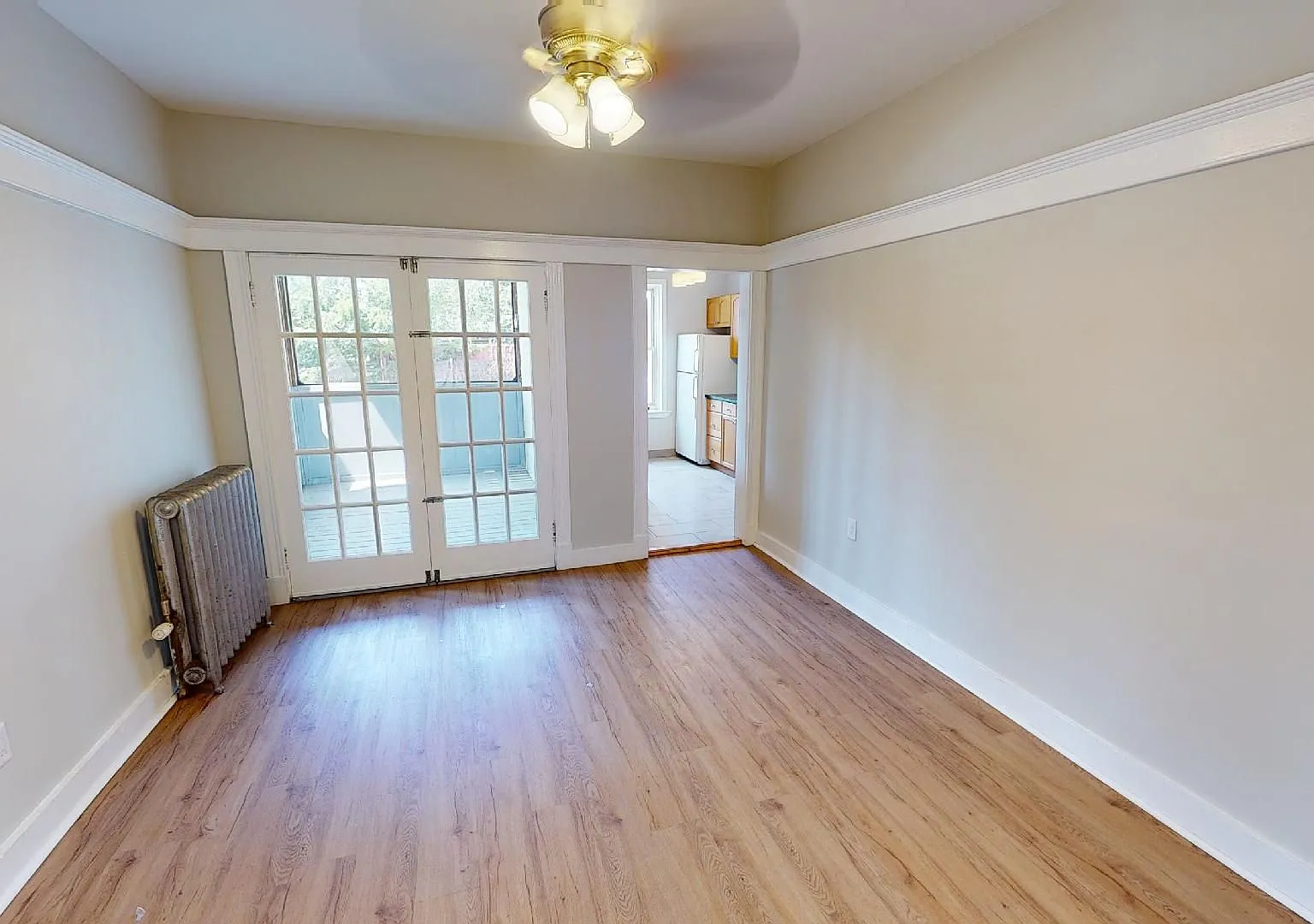 Spacious three bedroom — Photo 2