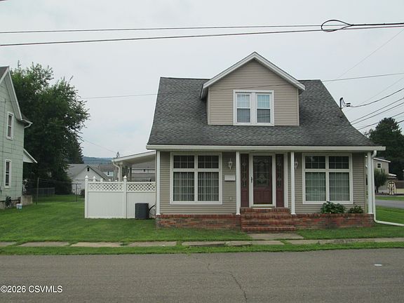 3rd image of 1101 6th Ave