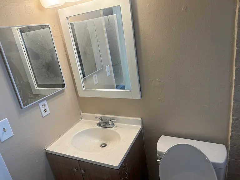 3923 Rockefeller Ave — Photo 3