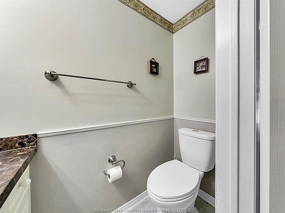 3rd image of 35 Tania Cres #46