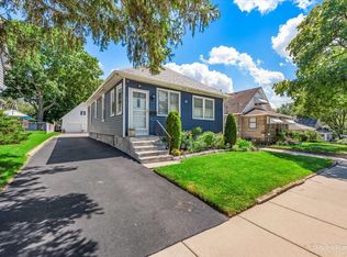 865 Illinois Ave, Elgin, IL 60120