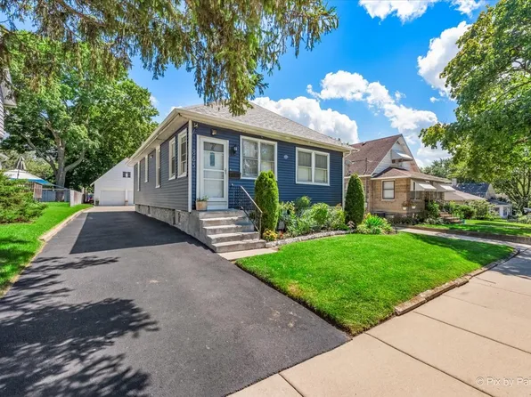 865 Illinois Ave, Elgin, IL 60120