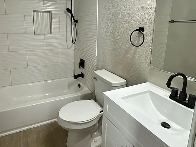 1144 Magnolia St #1144 — Photo 7