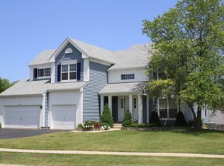 254 Wildflower Ln, Round Lake Beach, IL 60073