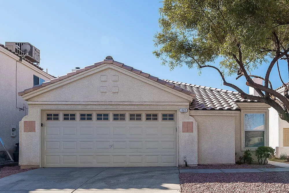 3 bed, 2.0 bath, 1322 sqft, $2,670 — Photo 1
