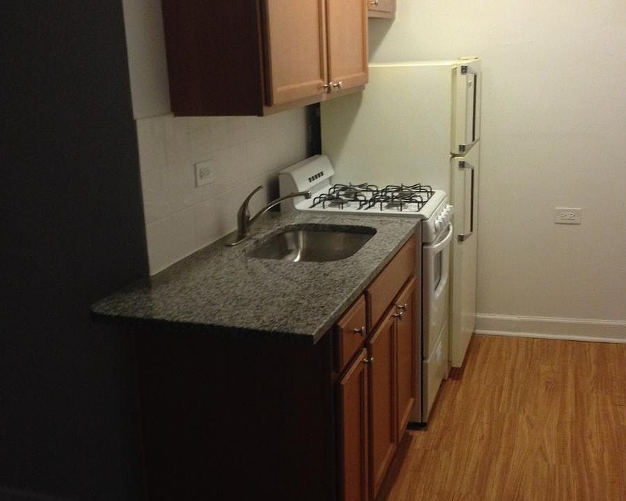 1st image of 534 W Wellington Ave APT 301