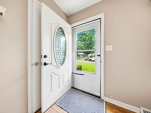 4th image of 4459 Hartwell Rd