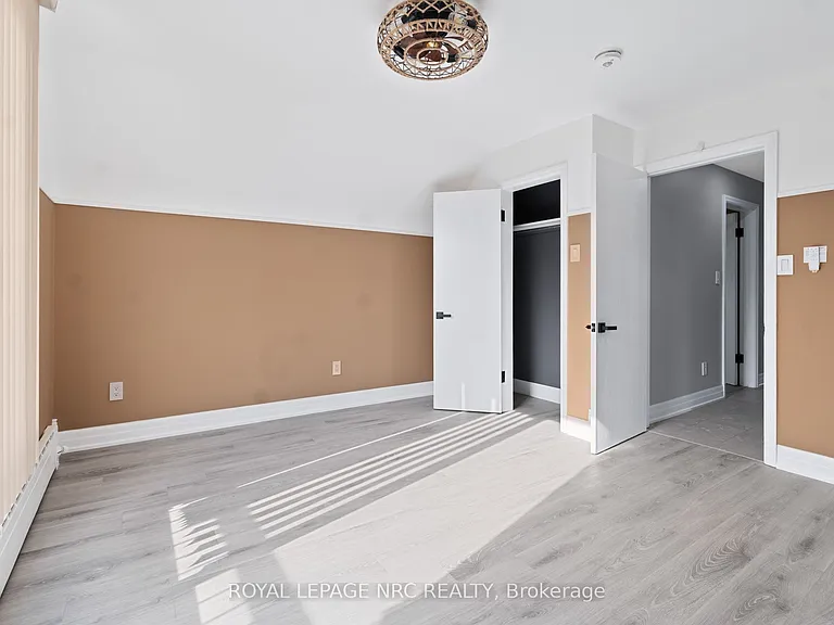 87 York St — Photo 11
