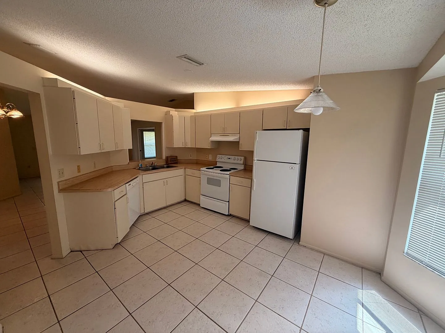 Great 3/2 Ready to rent! — Photo 4