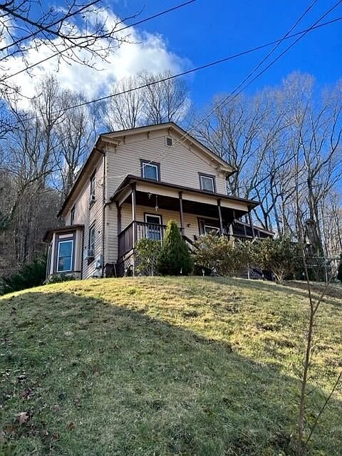 1st image of 589 Verge St