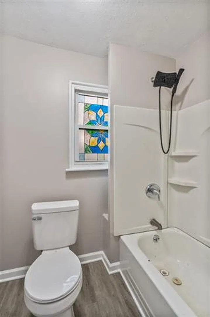 229 Eastview — Photo 3