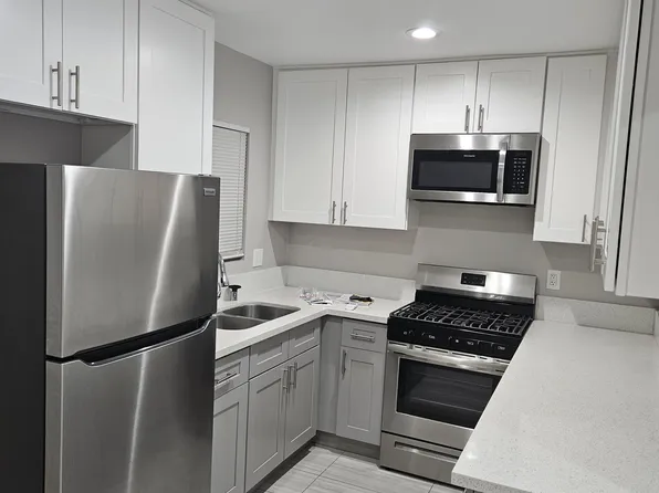 7365 Emily Ln #17, Downey, CA 90242