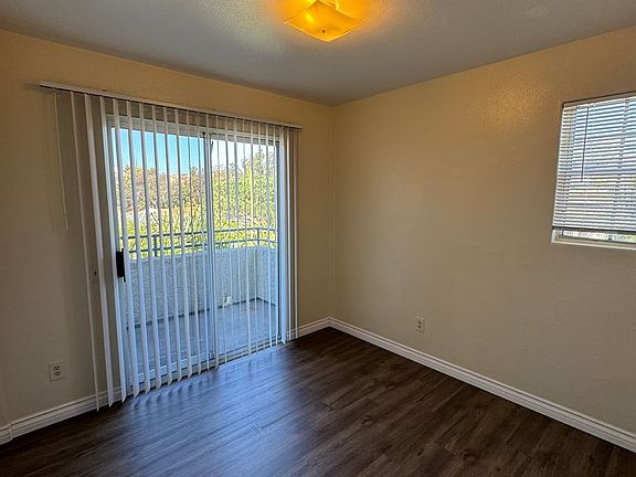 4th image of 4967 Auburn Dr APT 10
