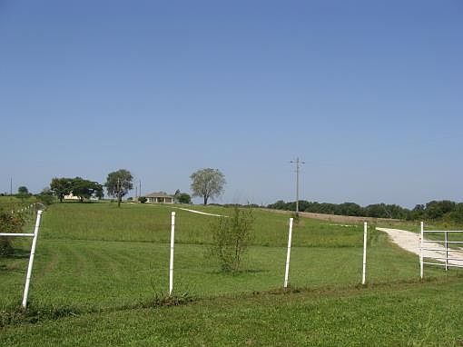 3rd image of 1335 Kaylor Rd