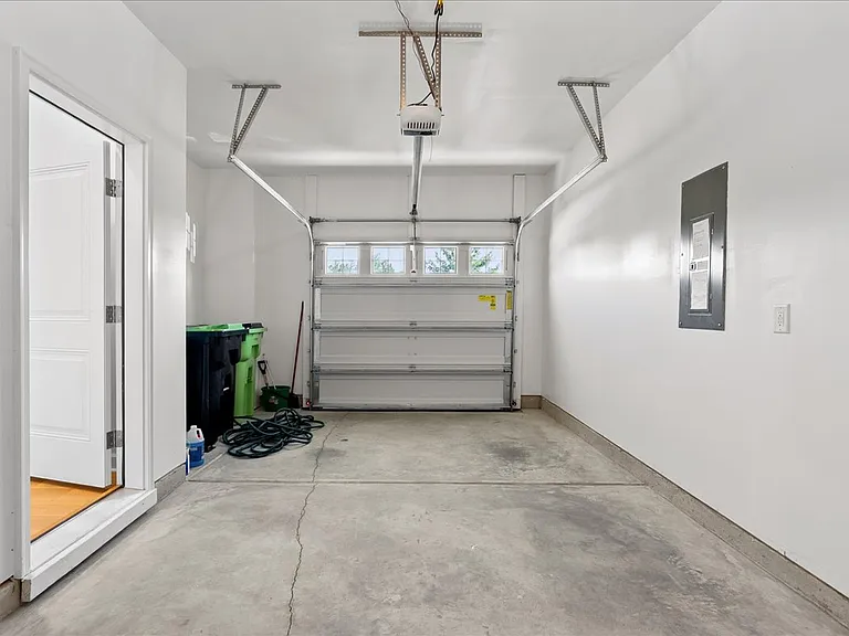 7906 Flatrock Park Dr — Photo 17
