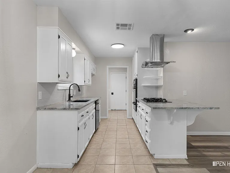 4916 Big Bend Dr — Photo 8