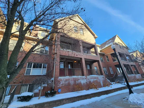 138 Tiffany Ln, Royal Oak, MI 48067