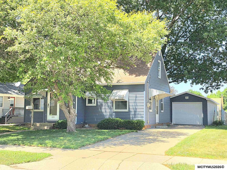 1st image of 1046 1st St NE