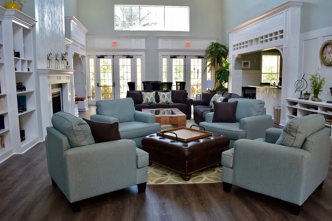 Barrington Park Condos - 2/2 on 1st Floor available July! — Photo 1