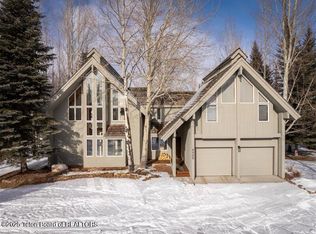 4325 Spring Violet Ct, Wilson, WY 83014