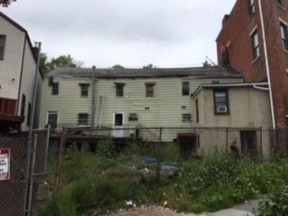 1st image of 523 Van Duzer St